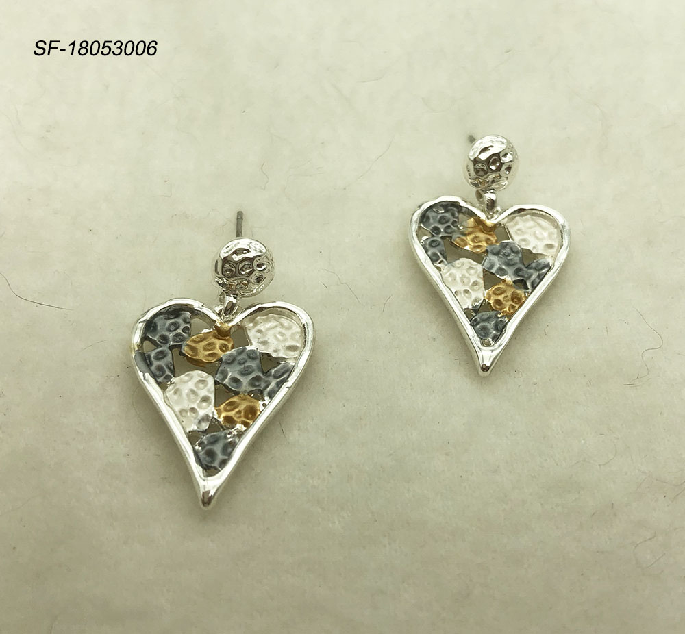 heart earring