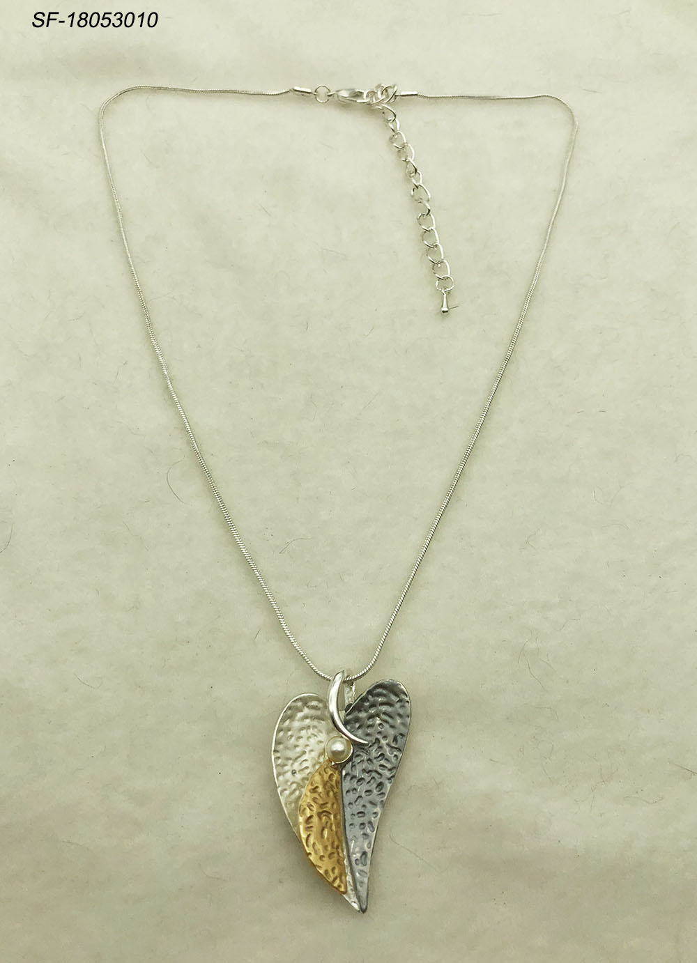 metal pendant necklace