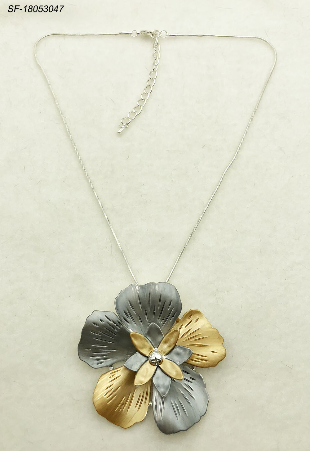 metal flower pendant necklace